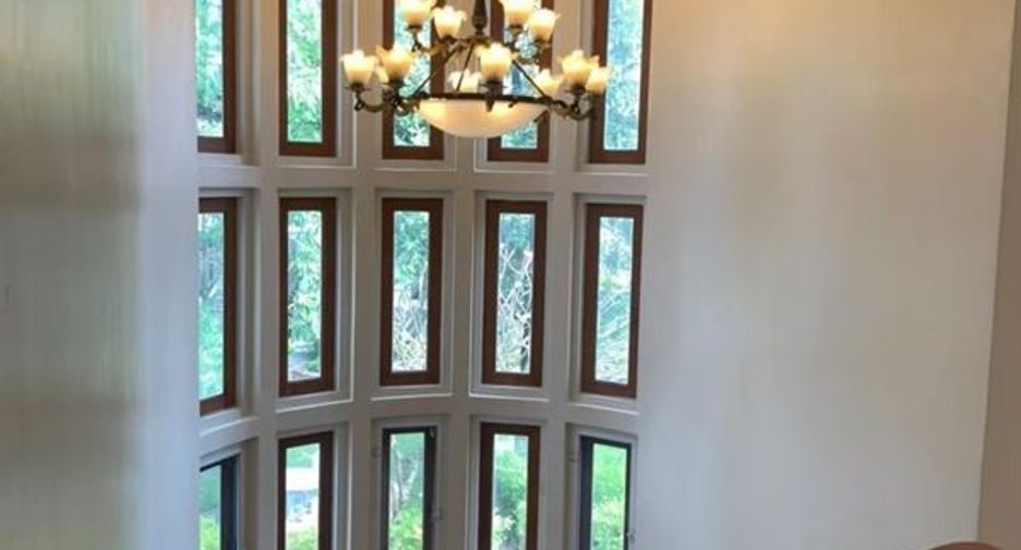 For rent 4 bedrooms house in Bang Na, Bangkok