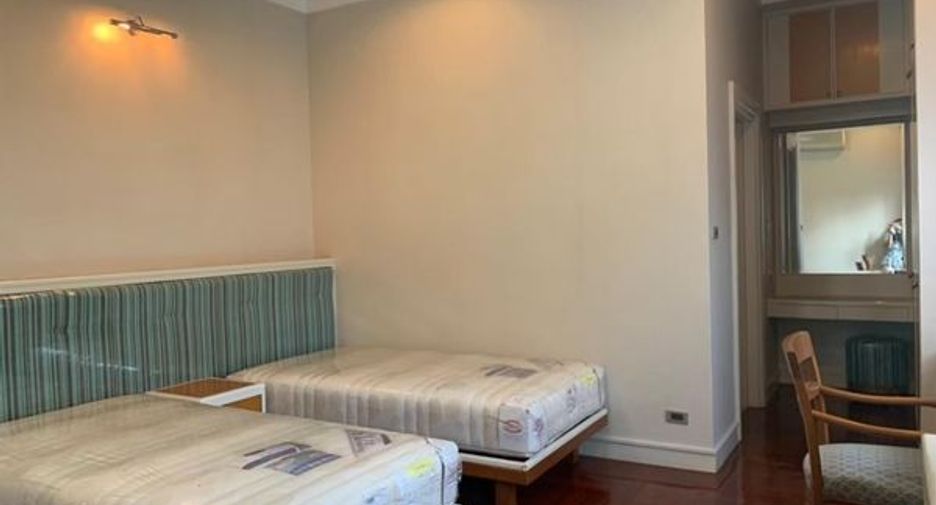 For rent 4 bedrooms house in Bang Na, Bangkok