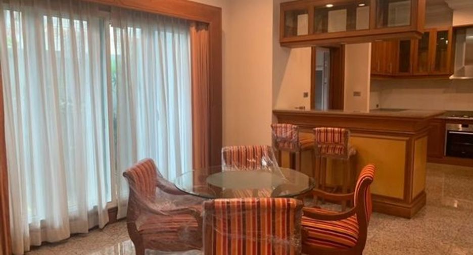 For rent 4 bedrooms house in Bang Na, Bangkok