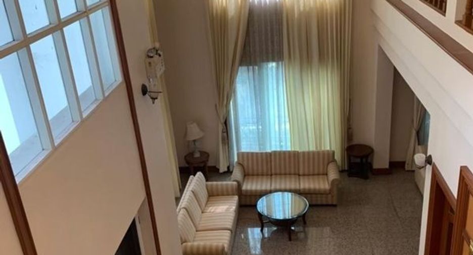 For rent 4 bedrooms house in Bang Na, Bangkok