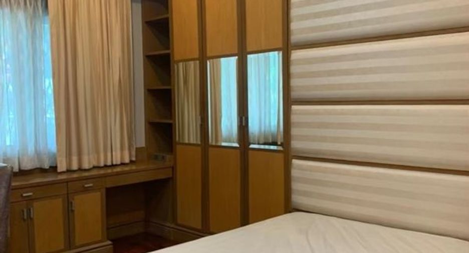 For rent 4 bedrooms house in Bang Na, Bangkok