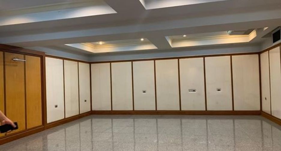 For rent 4 bedrooms house in Bang Na, Bangkok