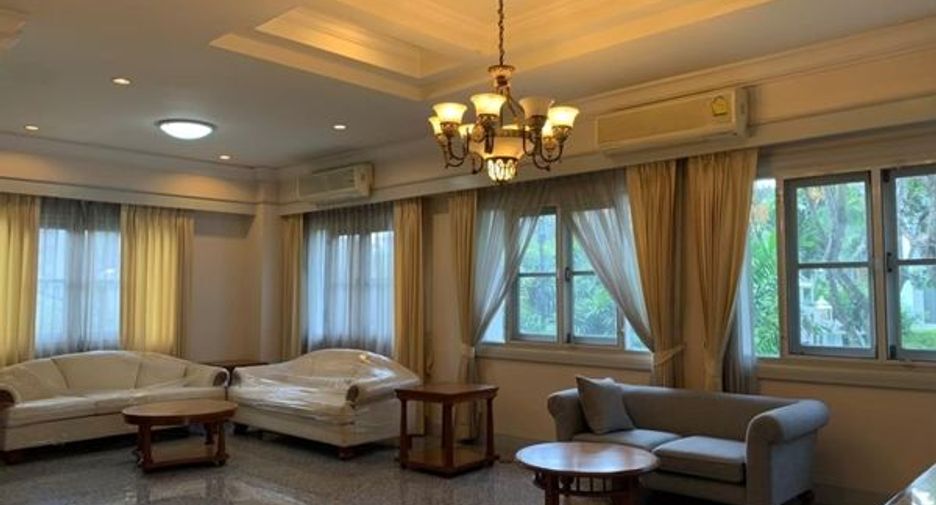 For rent 4 bedrooms house in Bang Na, Bangkok