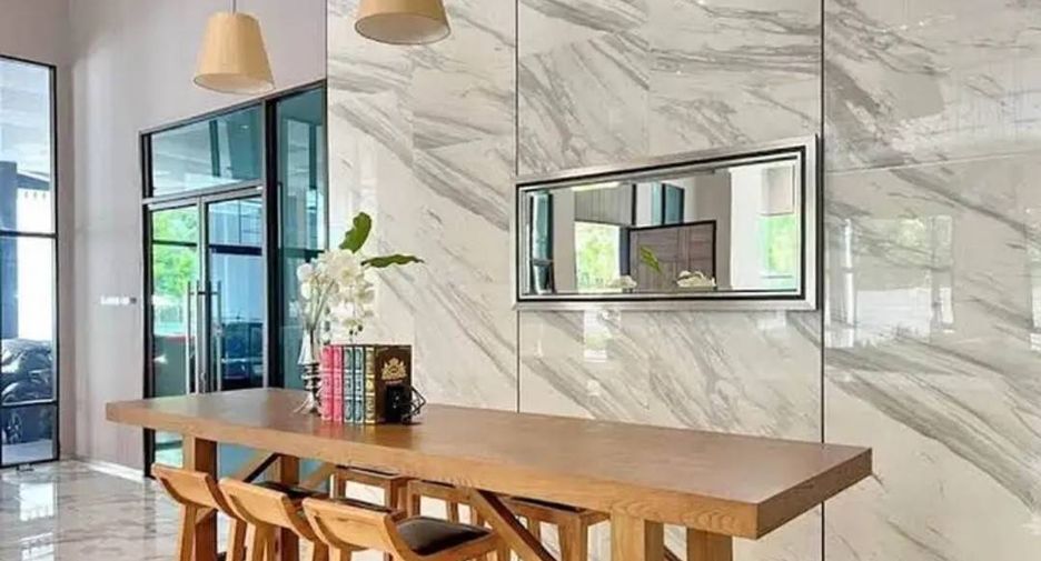 Condo en alquiler de 2 habitaciones en Bang Lamung, Chonburi