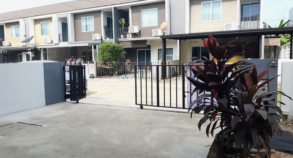 Reihenhaus zum Kauf mit 3 Zimmer in Sai Noi, Nonthaburi