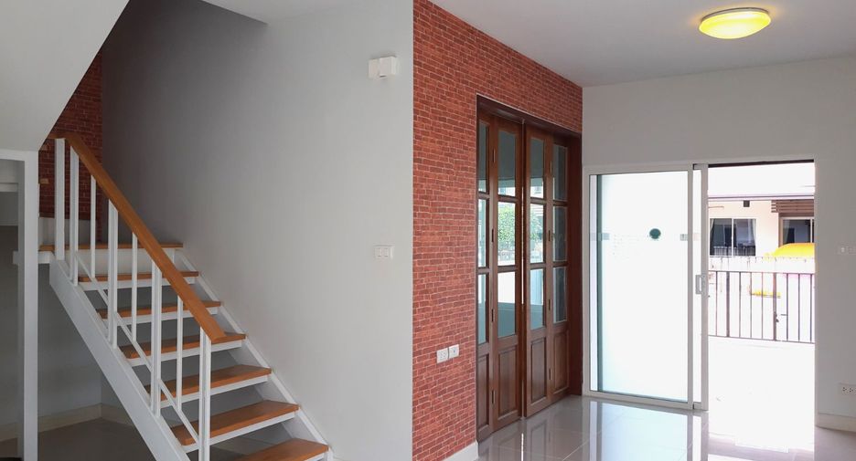 Reihenhaus zum Kauf mit 3 Zimmer in Sai Noi, Nonthaburi