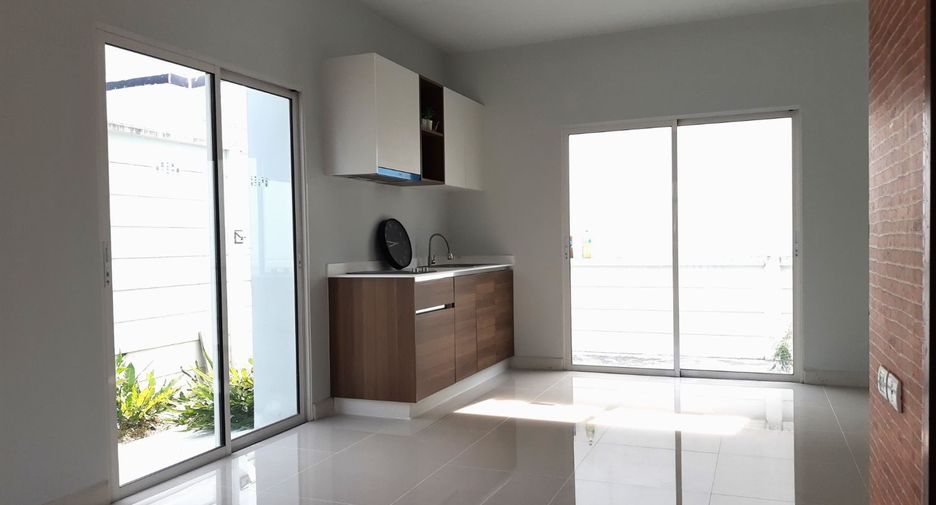 Reihenhaus zum Kauf mit 3 Zimmer in Sai Noi, Nonthaburi
