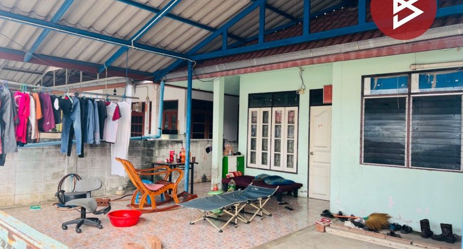 For sale 3 bed townhouse in Mueang Samut Songkhram, Samut Songkhram