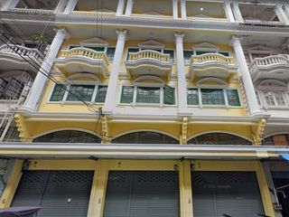 For rent 3 Beds retail Space in Thawi Watthana, Bangkok