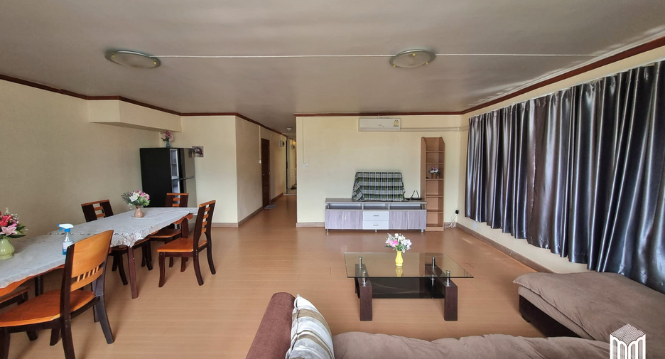 For sale 4 bed condo in Mueang Chiang Mai, Chiang Mai