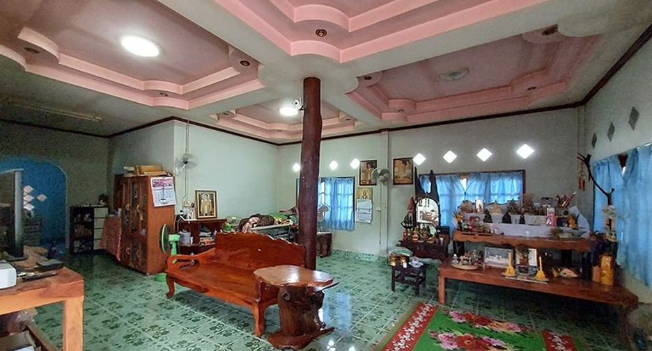 For sale 3 bedrooms retail Space in Klaeng, Rayong