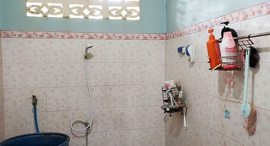 For sale 3 bedrooms retail Space in Klaeng, Rayong