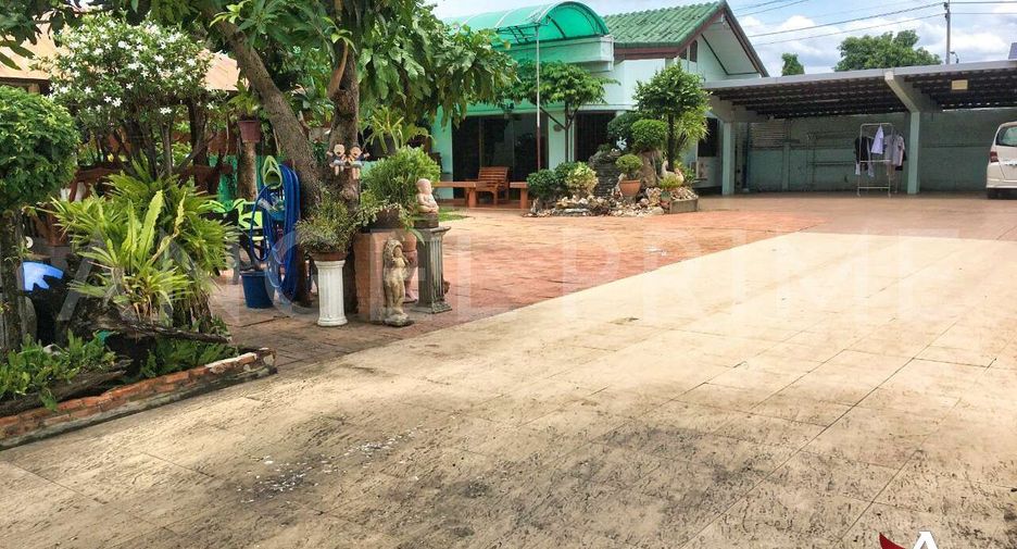 For sale 6 bed retail Space in Don Mueang, Bangkok