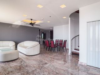 For sale 4 ベッドルーム condo in Bang Lamung, Chonburi