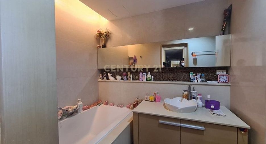 For sale 1 bed condo in Phaya Thai, Bangkok