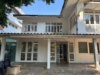 For rent 6 ベッドルーム house in Phaya Thai, Bangkok