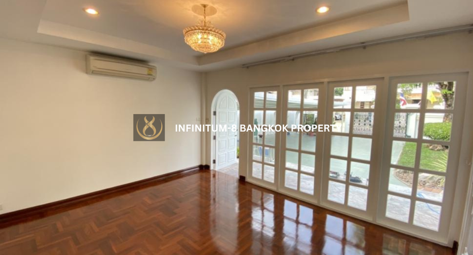 Casa en alquiler de 3 habitaciones en Suan Luang, Bangkok