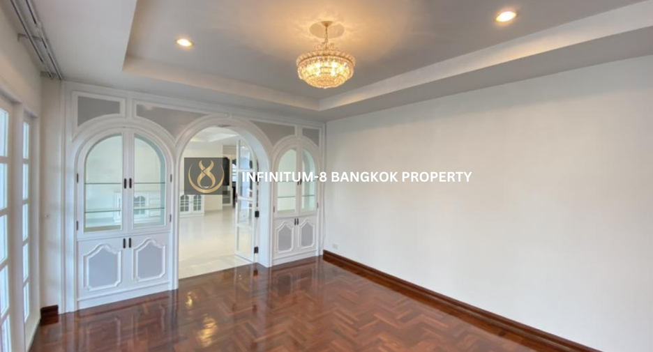 Casa en alquiler de 3 habitaciones en Suan Luang, Bangkok