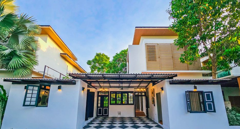 For sale 3 bedrooms villa in Hua Hin, Prachuap Khiri Khan