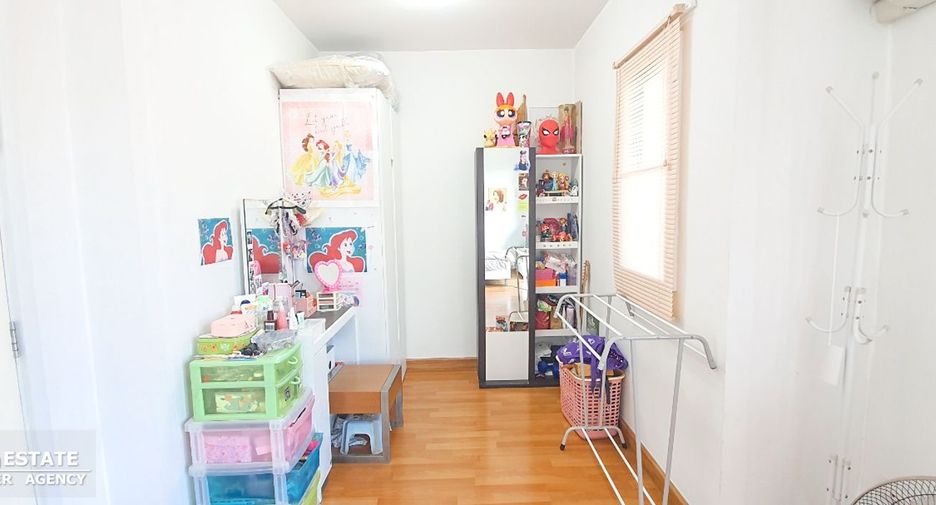For sale 3 bedrooms townhouse in Bang Khen, Bangkok