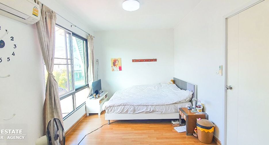 For sale 3 bedrooms townhouse in Bang Khen, Bangkok