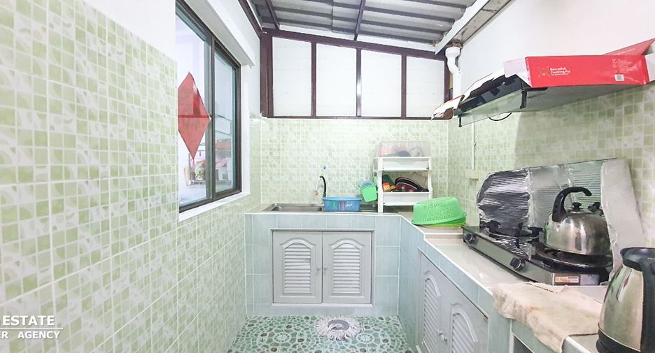 For sale 3 bedrooms townhouse in Bang Khen, Bangkok