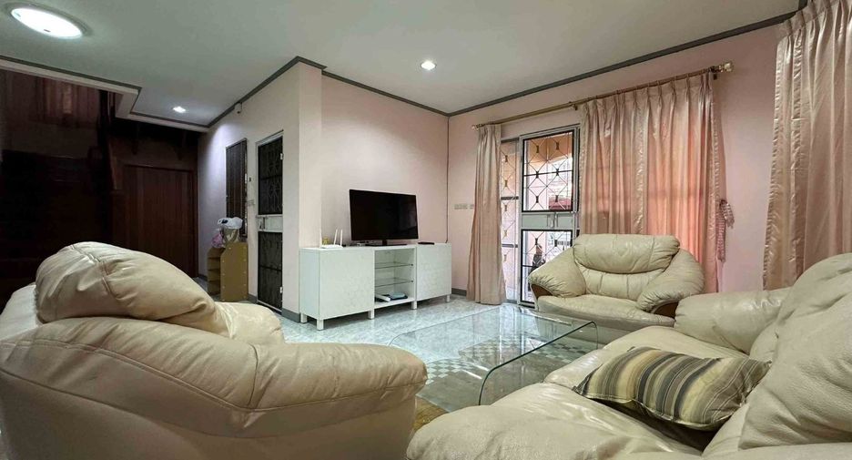 For rent 3 Beds house in Khlong Sam Wa, Bangkok