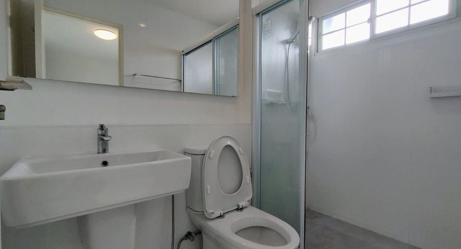 For rent and for sale 3 bedrooms townhouse in Bang Phli, Samut Prakan