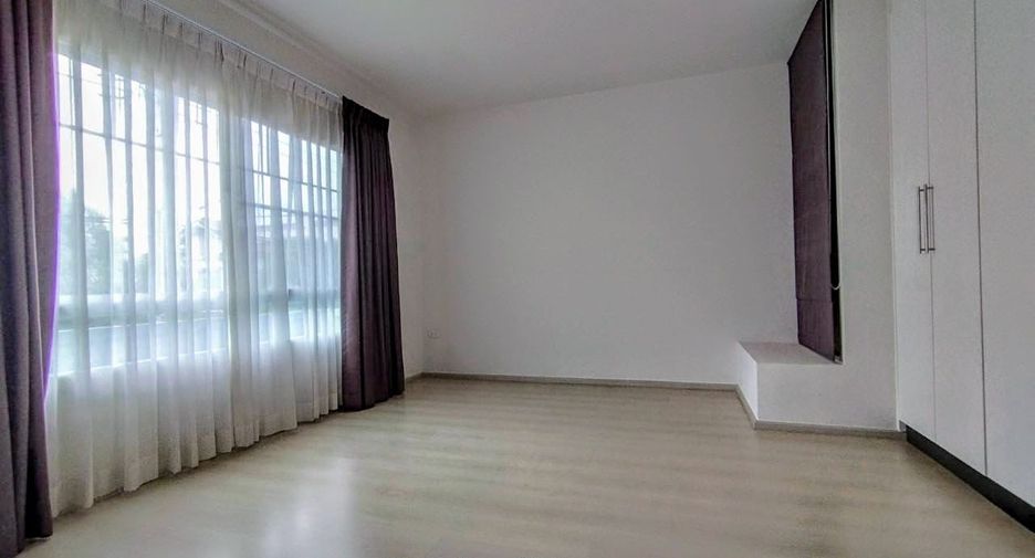 For rent and for sale 3 bed townhouse in Bang Phli, Samut Prakan