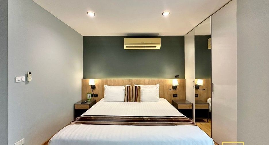For rent 3 bedrooms serviced apartment in Yan Nawa, Bangkok