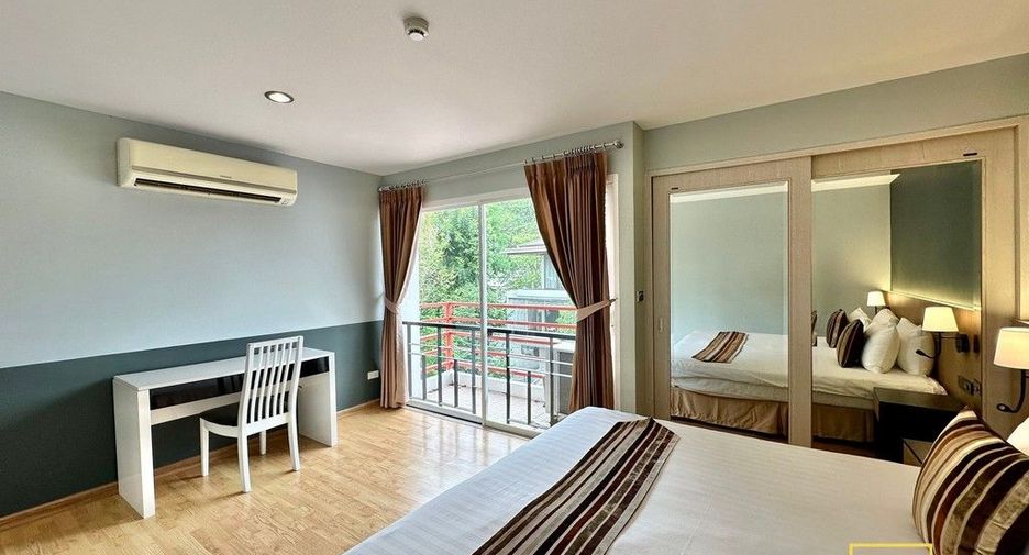 For rent 3 bedrooms serviced apartment in Yan Nawa, Bangkok