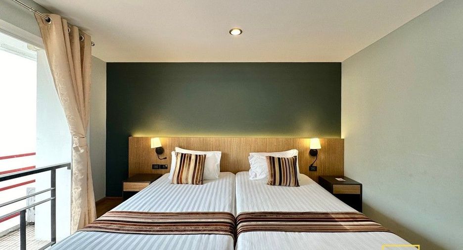 For rent 3 bedrooms serviced apartment in Yan Nawa, Bangkok