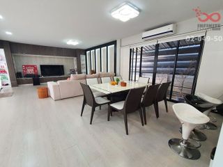 For sale 6 Beds house in Mueang Pathum Thani, Pathum Thani