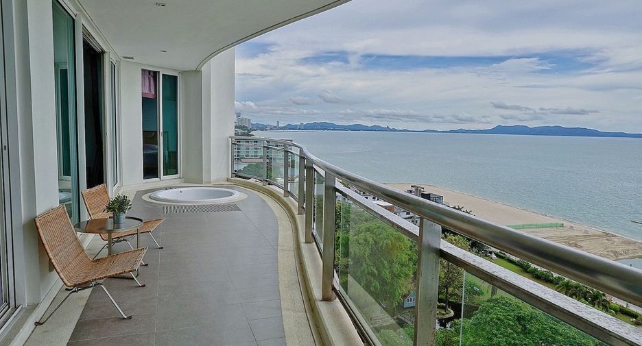 For rent 3 bedrooms condo in Bang Lamung, Chonburi