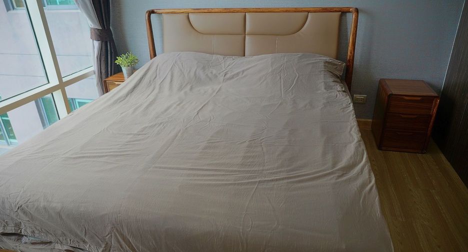 For rent 3 bedrooms condo in Bang Lamung, Chonburi