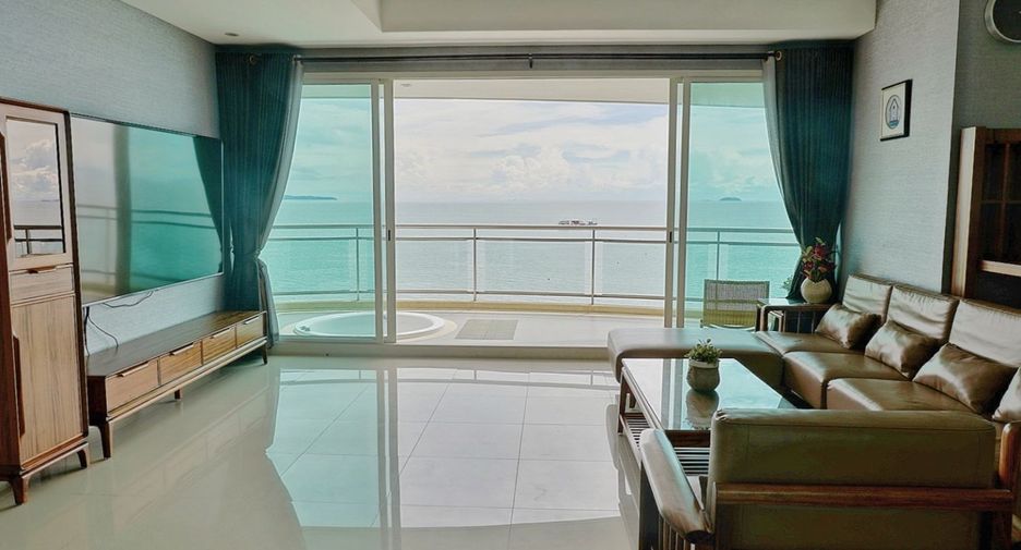 For rent 3 bedrooms condo in Bang Lamung, Chonburi