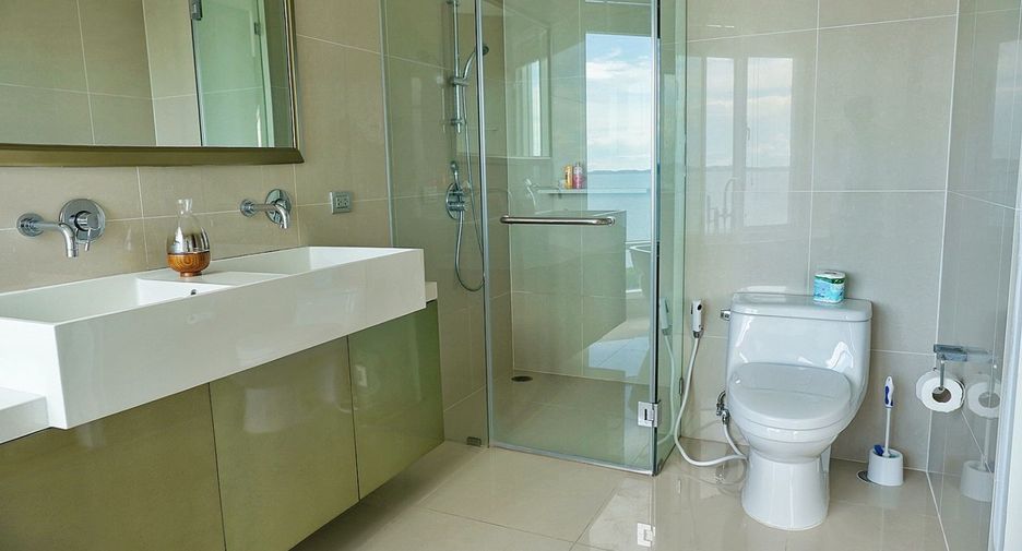 For rent 3 bedrooms condo in Bang Lamung, Chonburi
