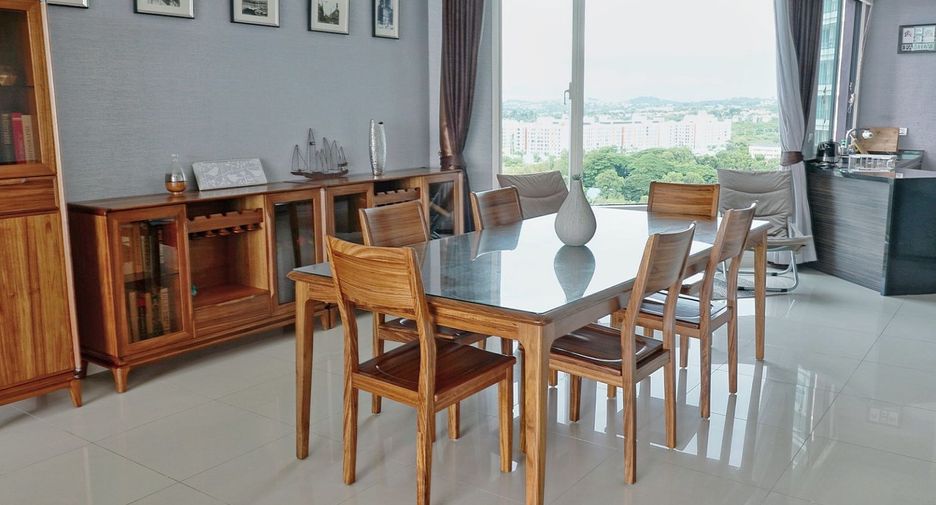For rent 3 bedrooms condo in Bang Lamung, Chonburi