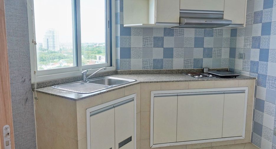 For rent 3 bedrooms condo in Bang Lamung, Chonburi