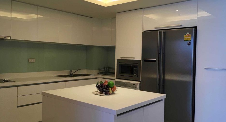 For rent 2 bedrooms condo in Pathum Wan, Bangkok