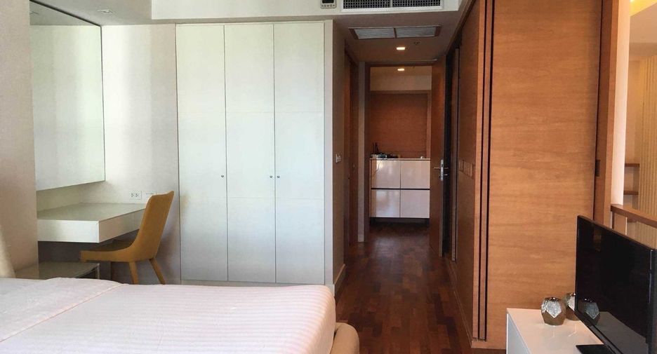 For rent 2 bedrooms condo in Pathum Wan, Bangkok