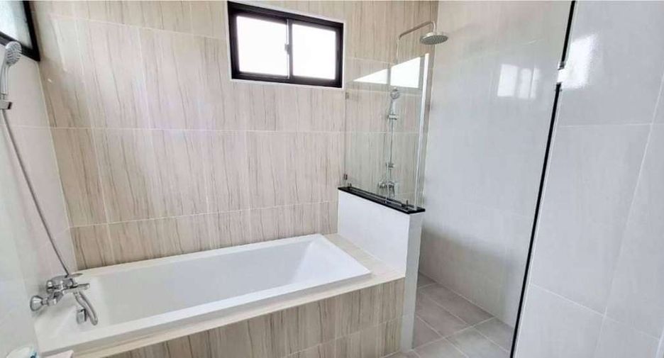 For rent 4 bedrooms house in San Pa Tong, Chiang Mai
