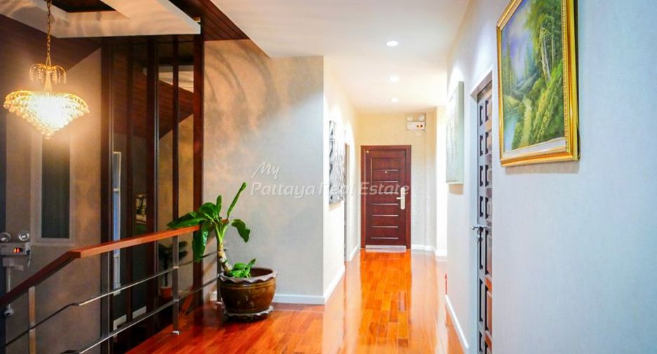Casa en venta de 5 habitaciones en Bang Lamung, Chonburi