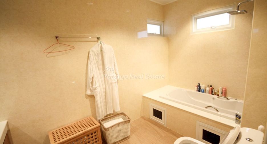 Casa en venta de 5 habitaciones en Bang Lamung, Chonburi