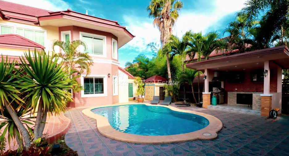 Casa en venta de 5 habitaciones en Bang Lamung, Chonburi