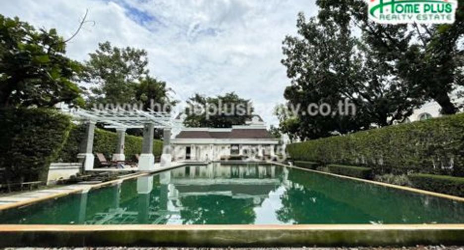 For sale 3 bedrooms townhouse in Bueng Kum, Bangkok