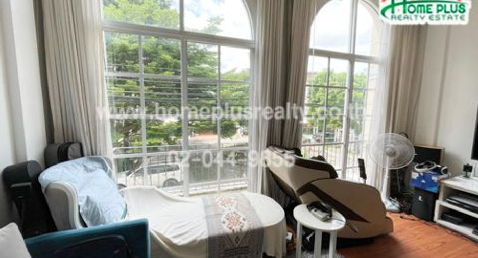 For sale 3 bedrooms townhouse in Bueng Kum, Bangkok