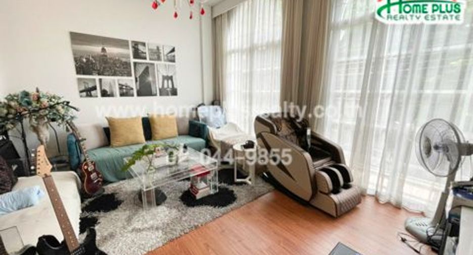For sale 3 bedrooms townhouse in Bueng Kum, Bangkok