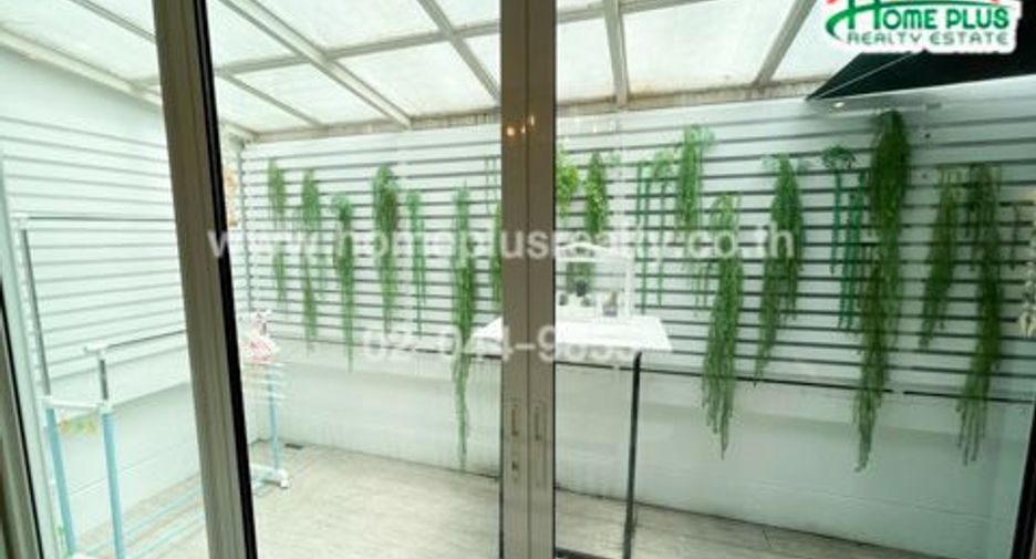For sale 3 bedrooms townhouse in Bueng Kum, Bangkok