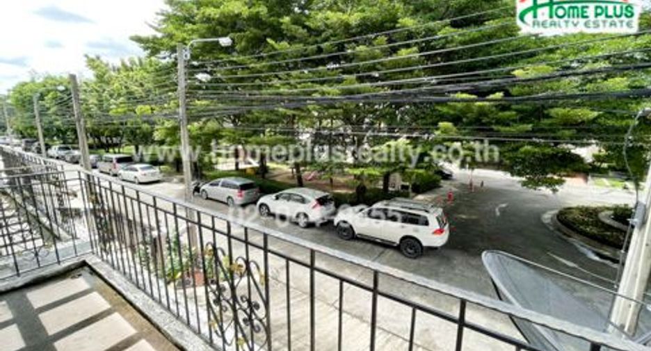For sale 3 bedrooms townhouse in Bueng Kum, Bangkok